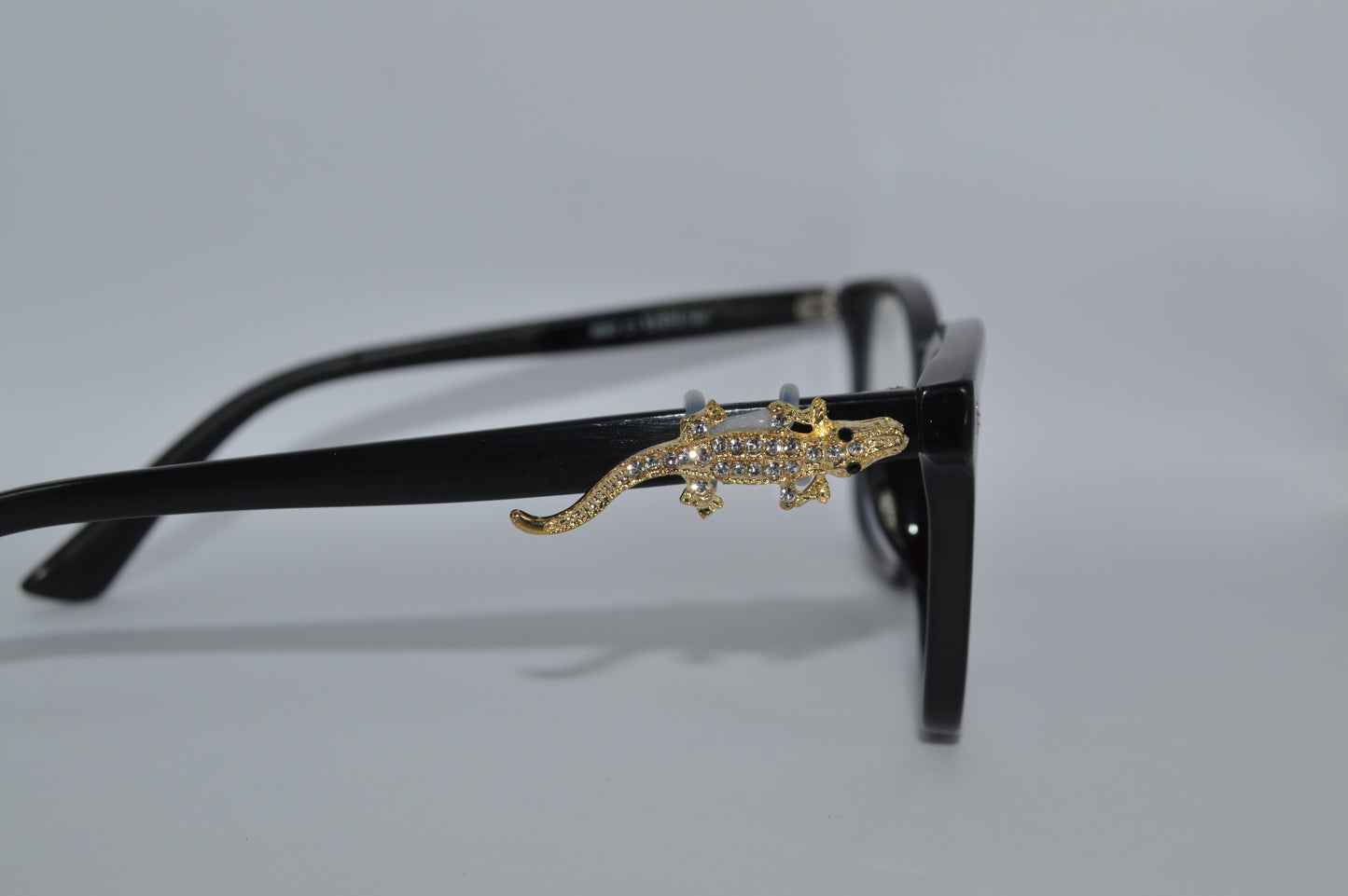 Jeweled Alligator Eyedeco Charm
