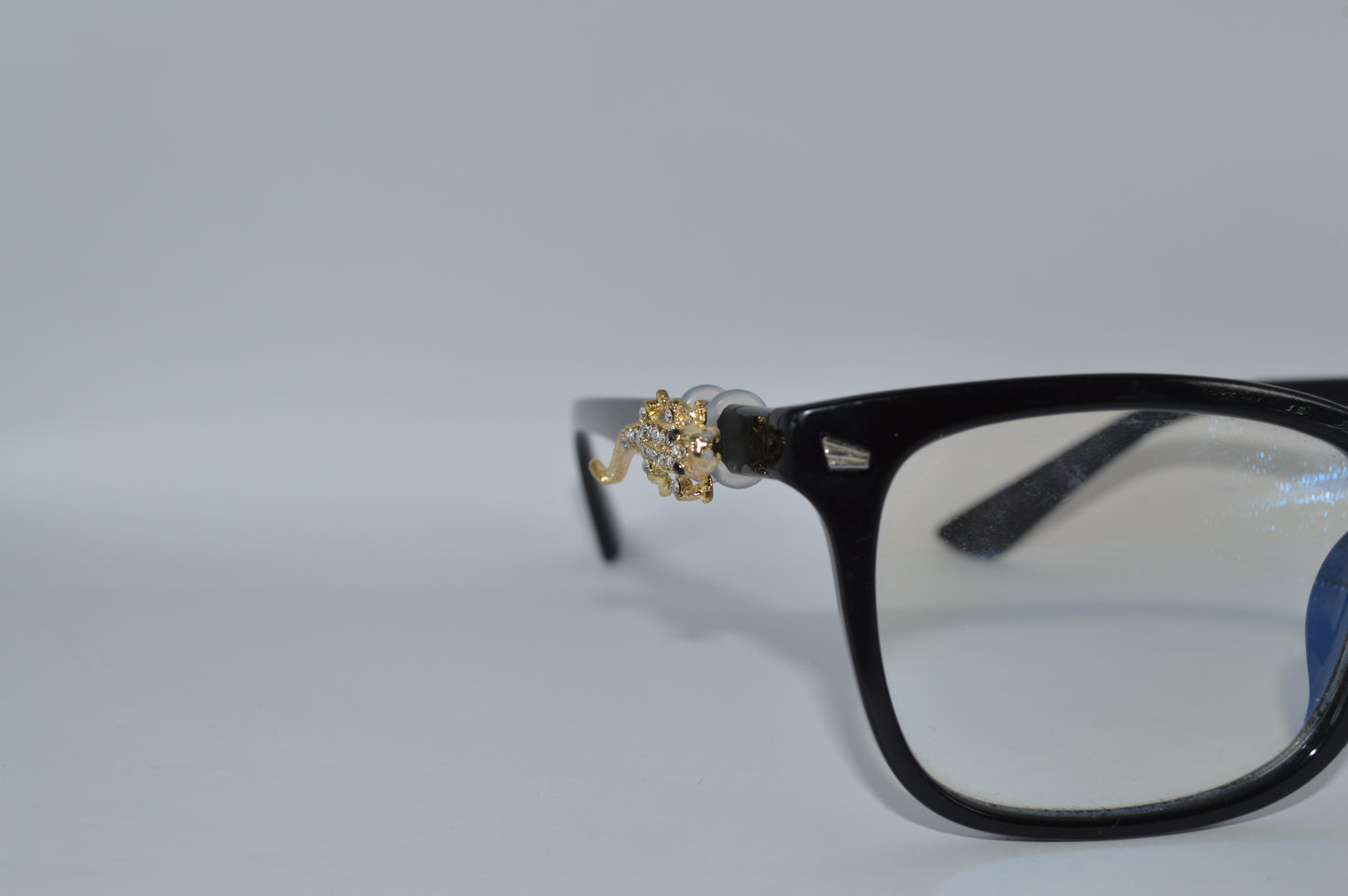 Jeweled Alligator Eyedeco Charm