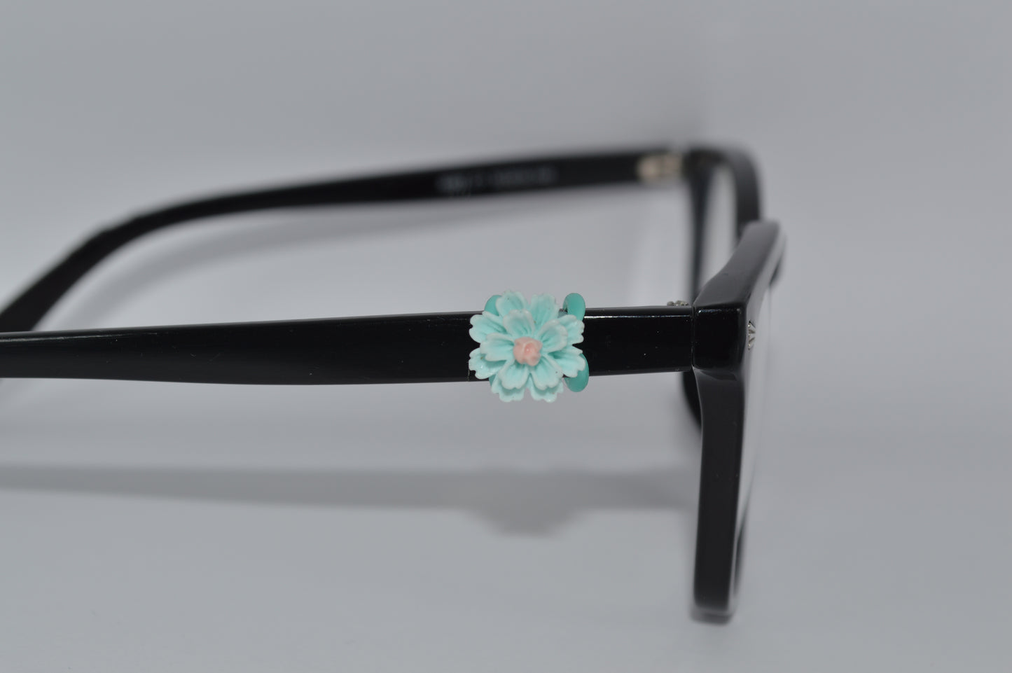 Lotus Flowe Eyedecor Charm
