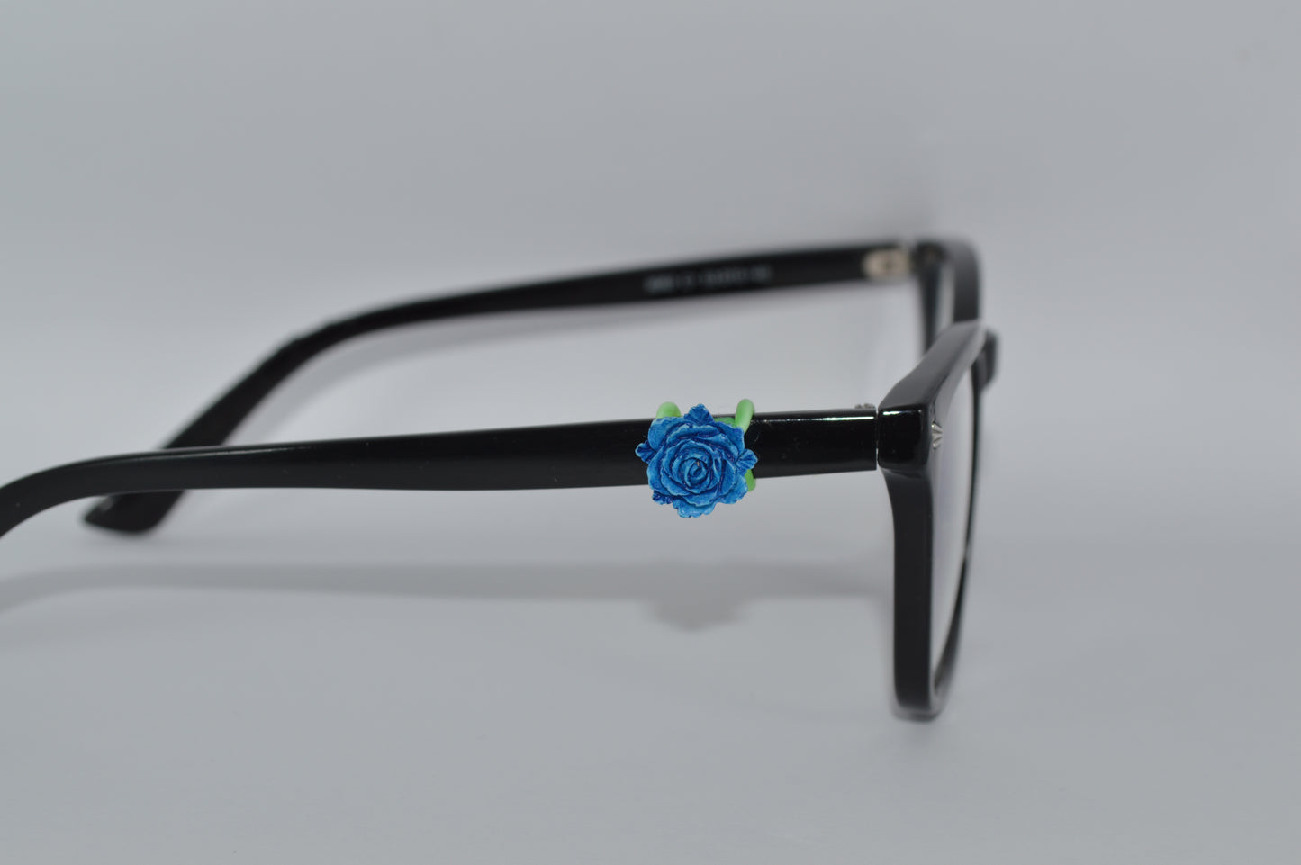 Tie Dyed Rose Eyedeco Charm