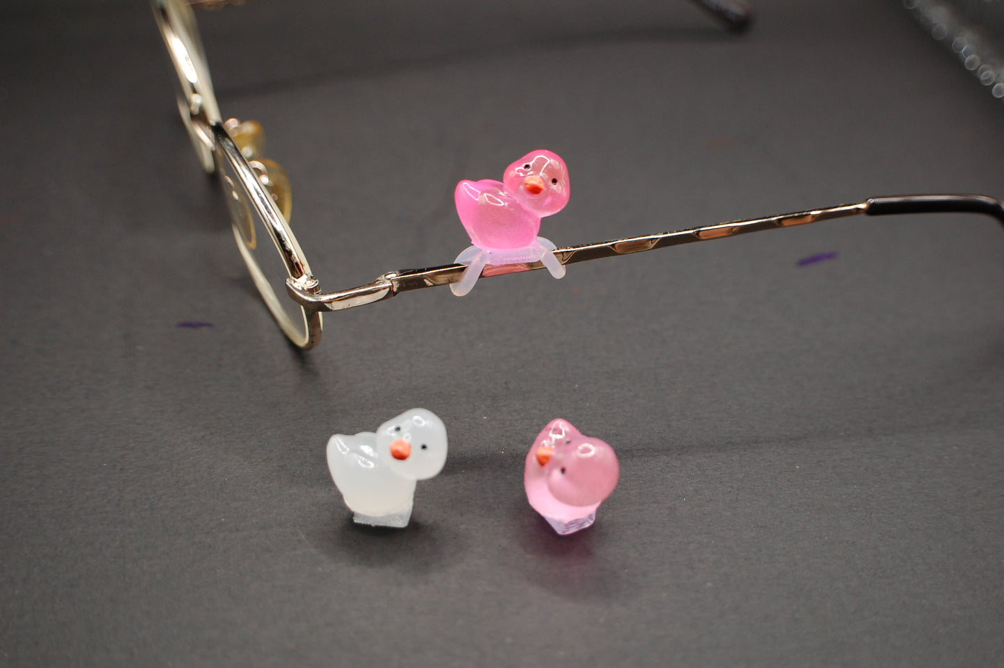 Glow In The Dark Crouching Duck Eyedeco Charm