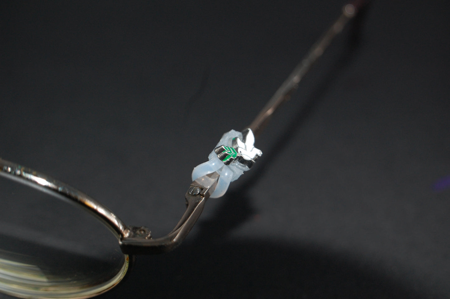Dove w/Leaf Eyedeco Charm