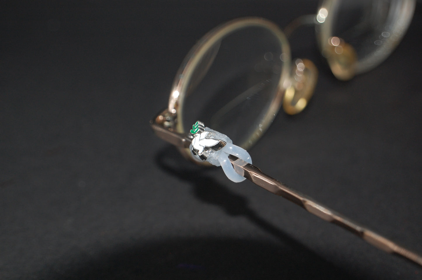 Dove w/Leaf Eyedeco Charm