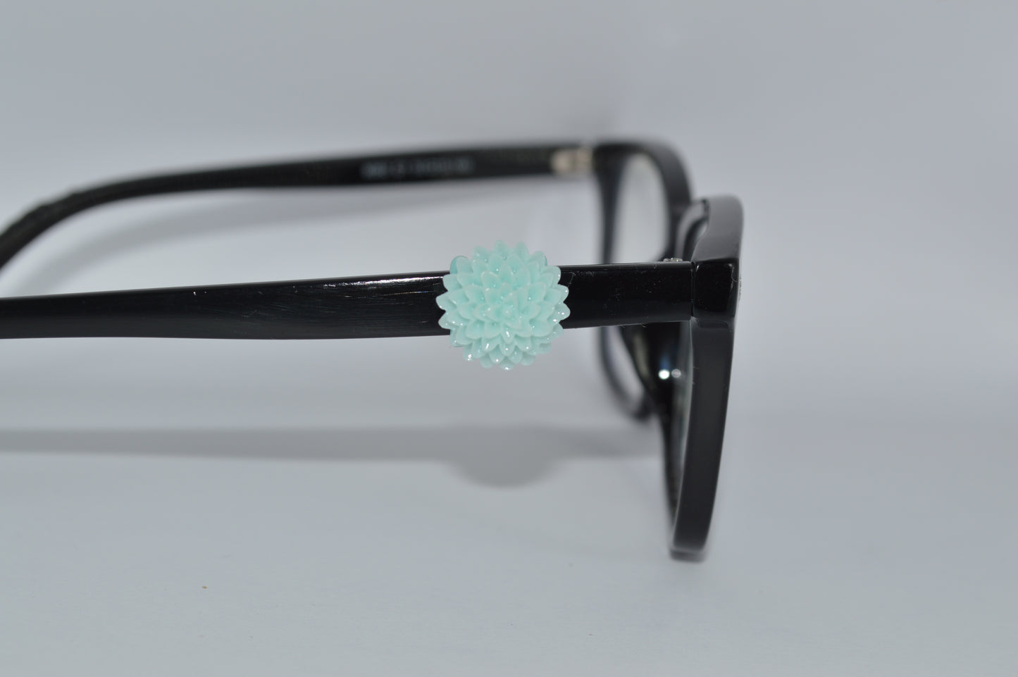 Carnation Flower Eyedeco Charm