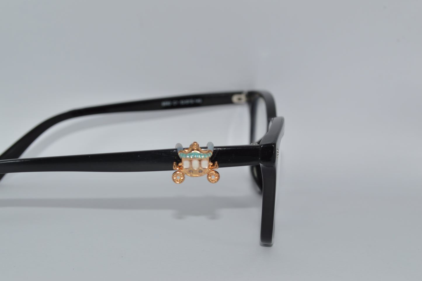 Carriage Eyedeco Charm
