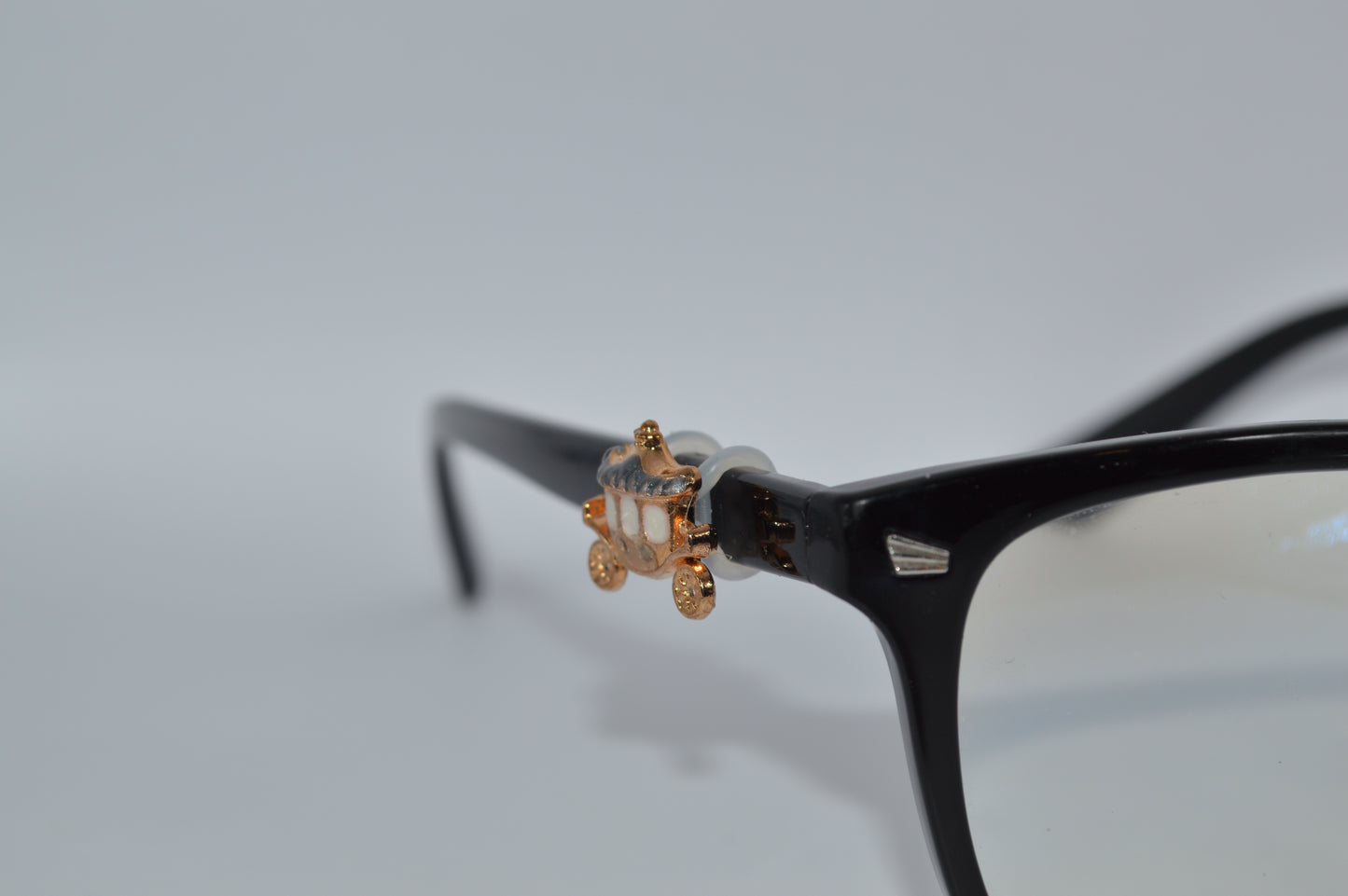 Carriage Eyedeco Charm