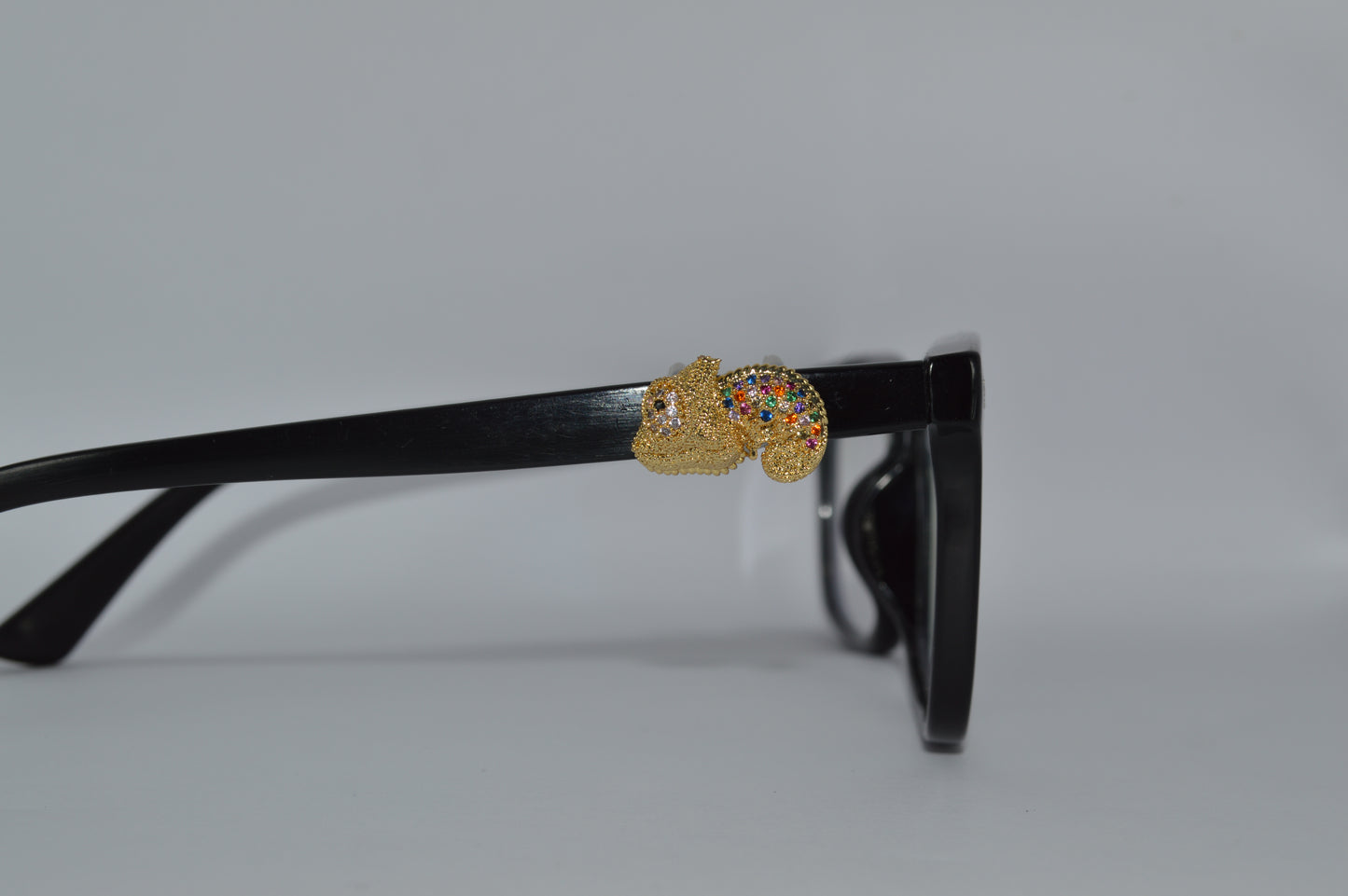 Gold Jeweled Chameleon Eyedeco Charm
