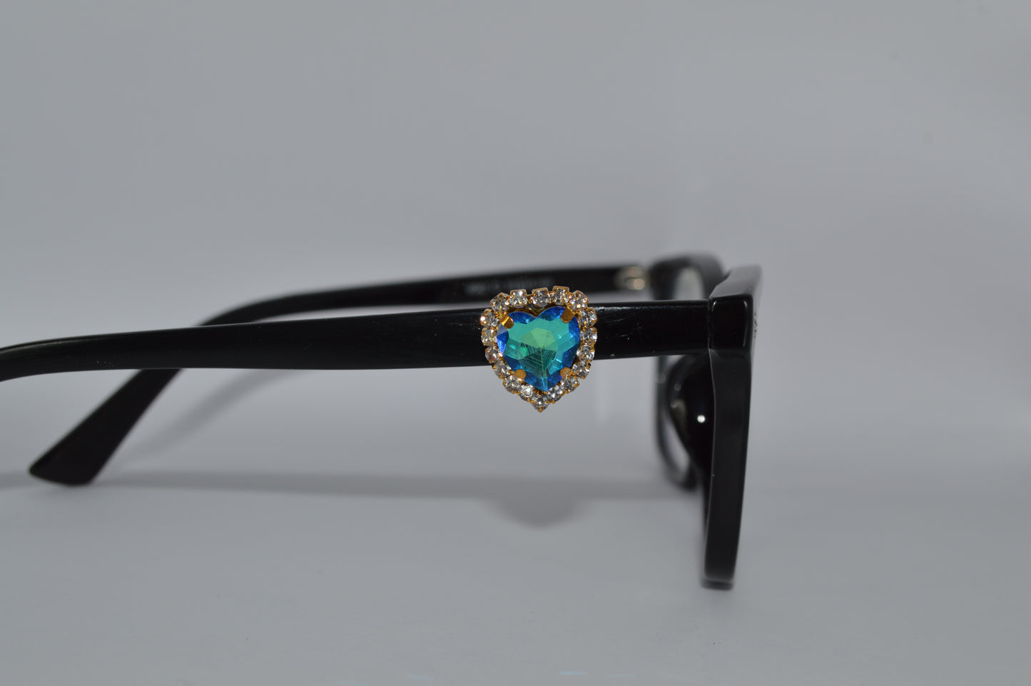 Large Jeweled Heart Eyedeco Charm