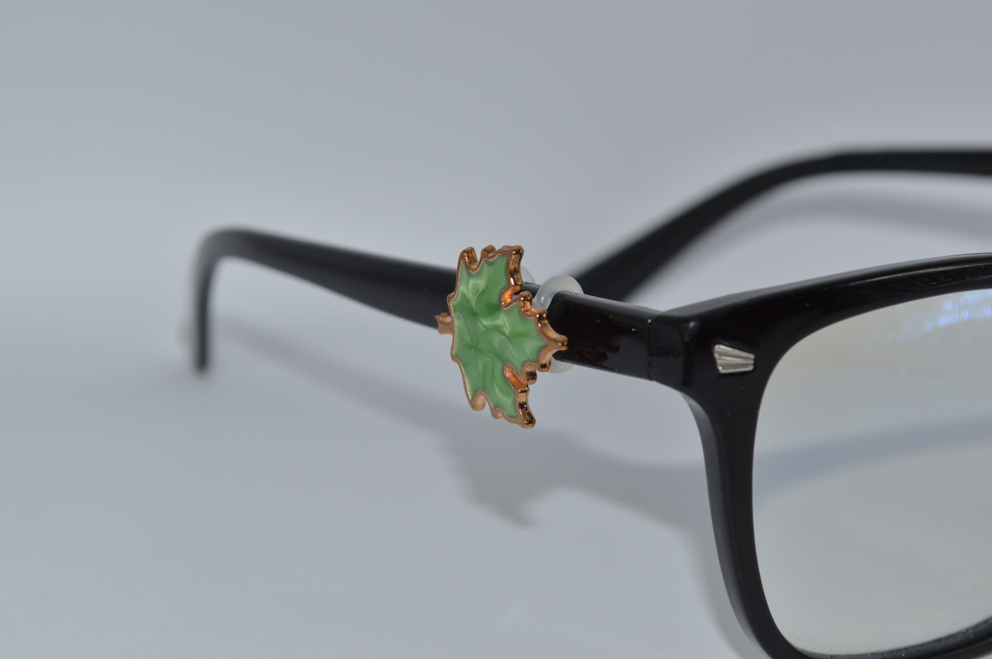 Leaf Eyedeco Charm
