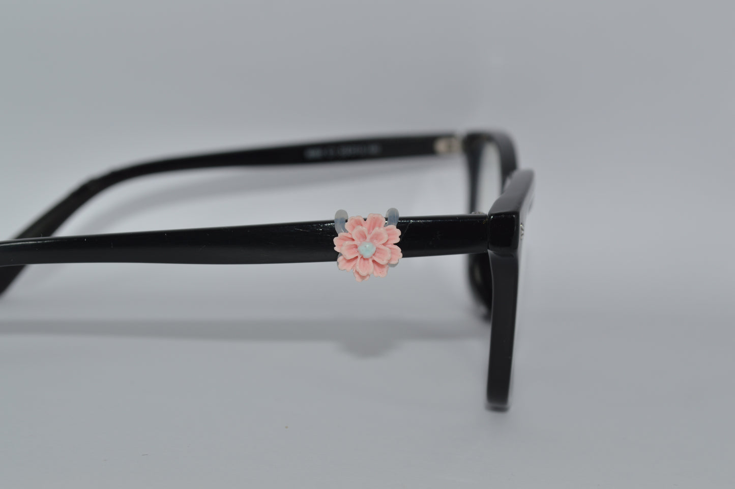 Lotus Flowe Eyedecor Charm