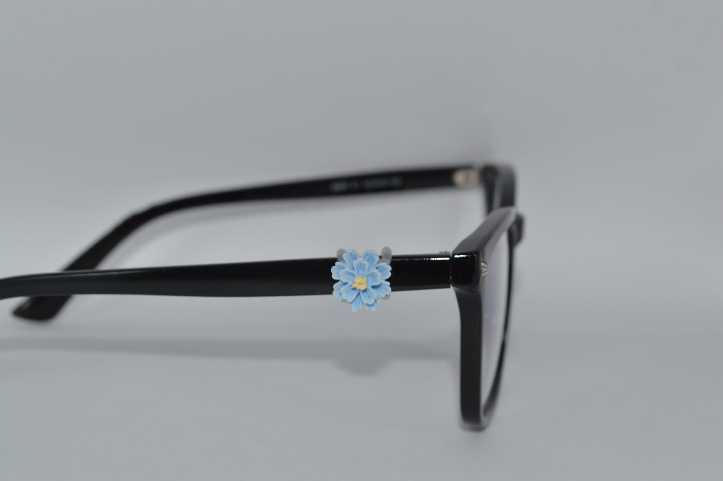Lotus Flowe Eyedecor Charm