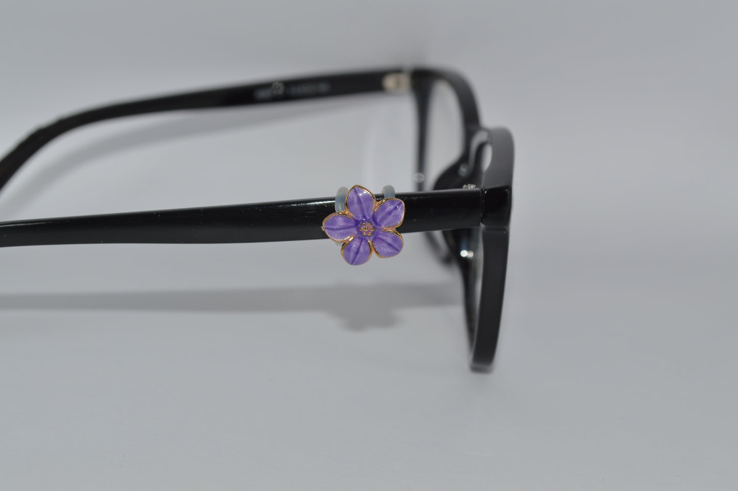 Pearl Flowe Eyedecor Charm