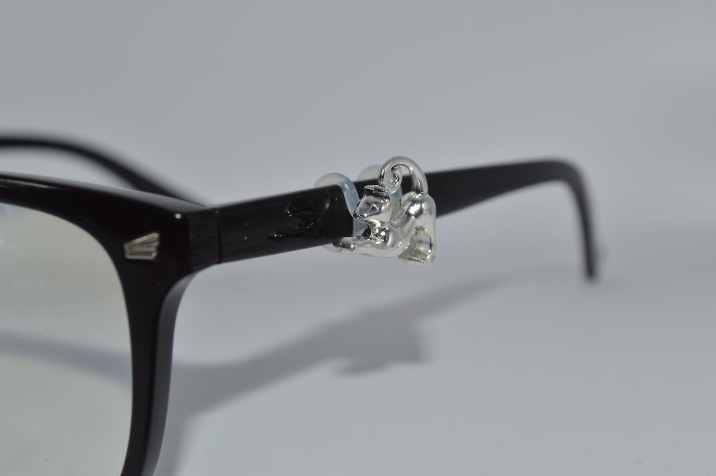 Cat Stretching Eyedeco Charm A11