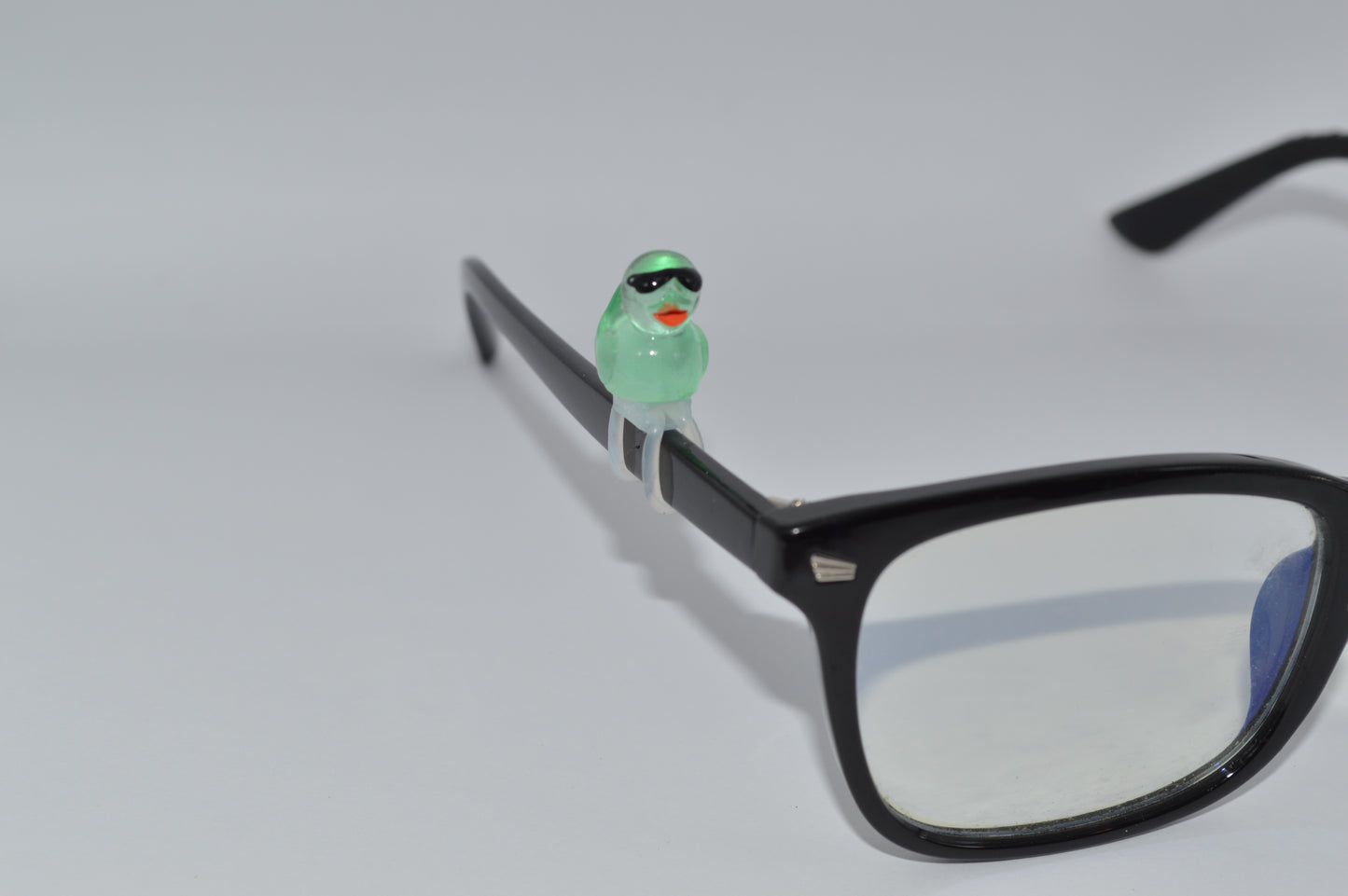 Duck w/ Sunglasses Eyedeco Charm