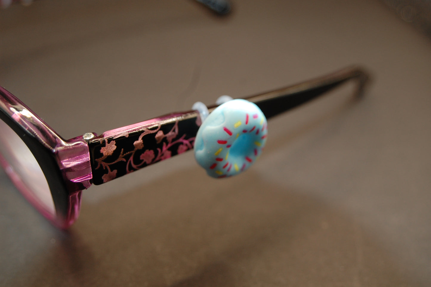 Doughnut Eyedeco Charm