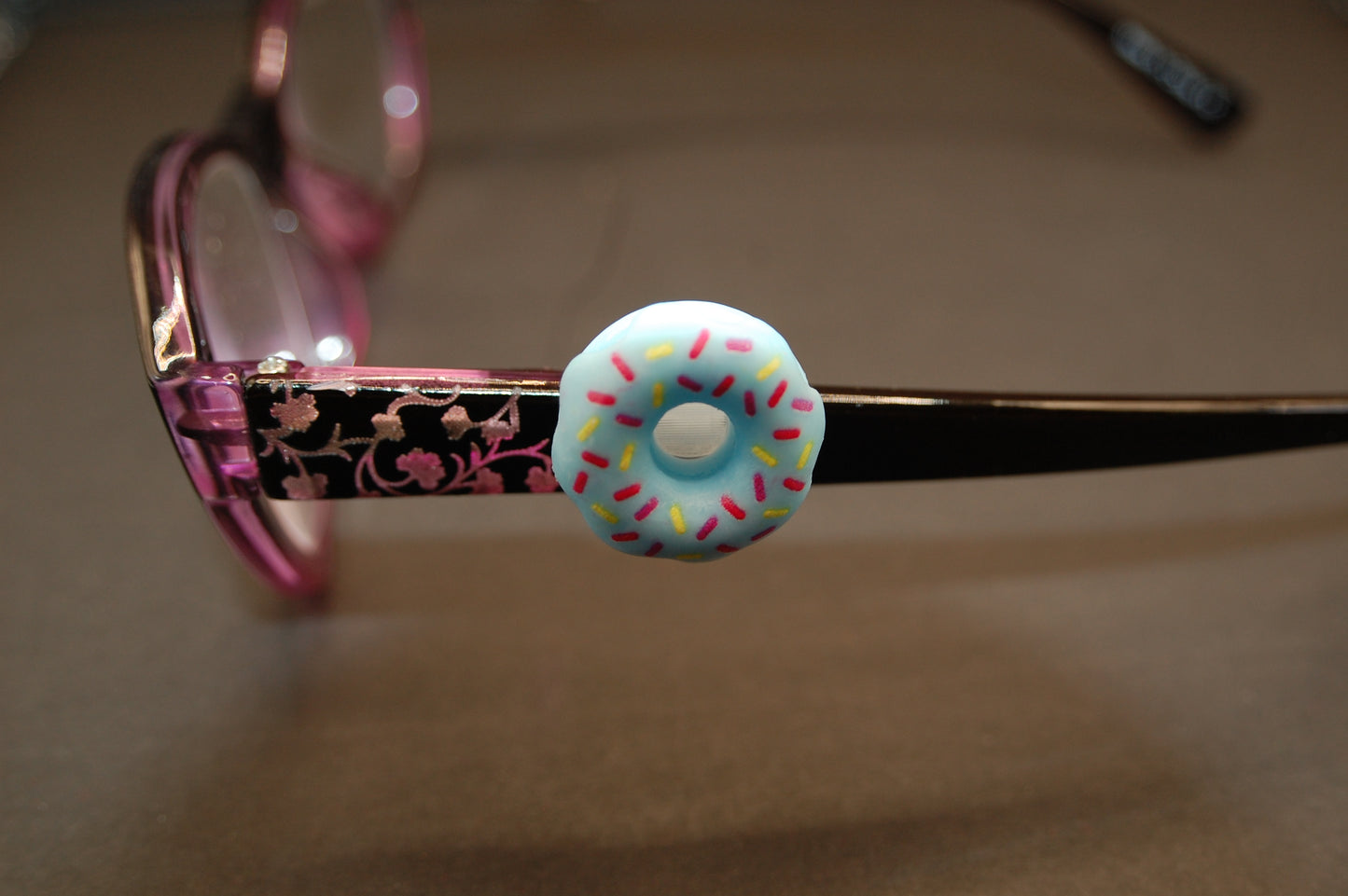 Doughnut Eyedeco Charm