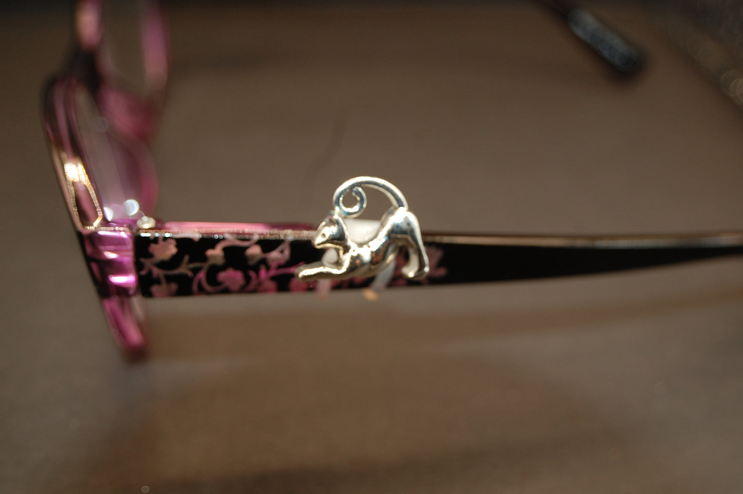 Pouncing Cat Eyedeco Charm