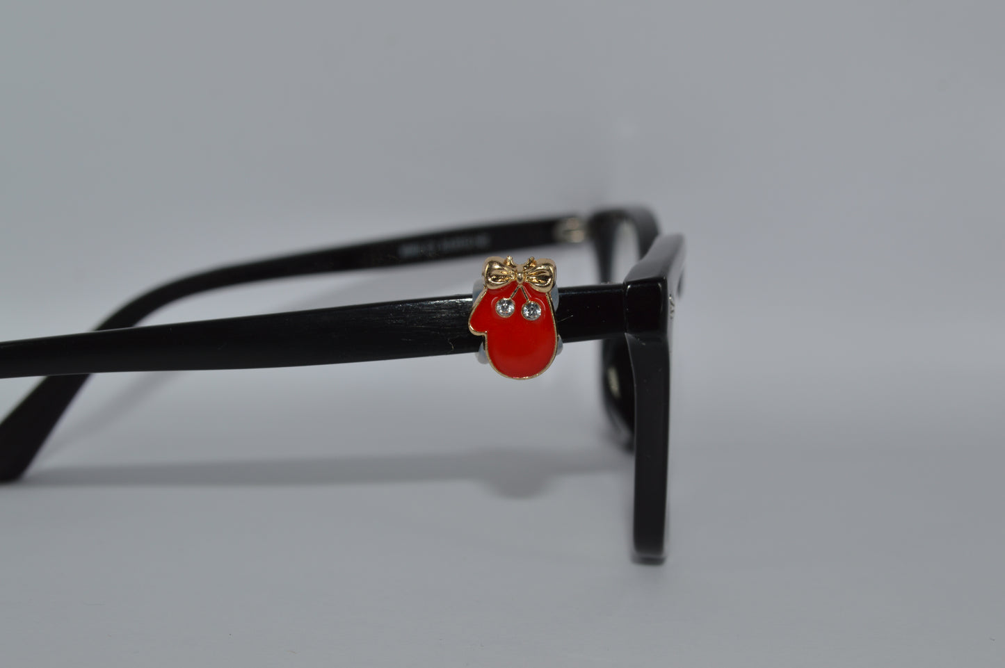 Mitten Eyedeco Charm
