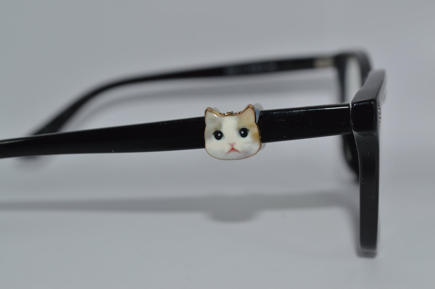 Kitty Cat Face Eyedeco  Charm                                             A1-A4