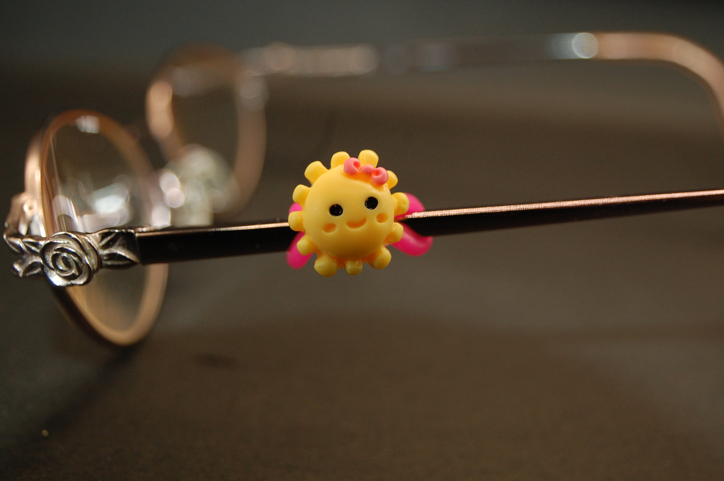 Sunny Smile Eyedeco Charm